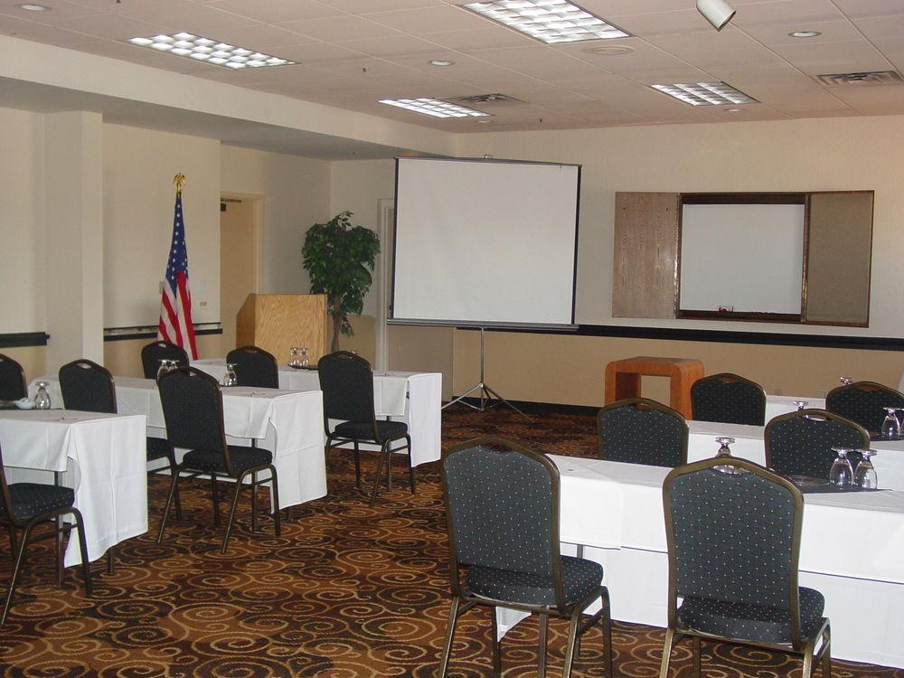 Clarion Hotel & Conference Center Colorado Springs Extérieur photo