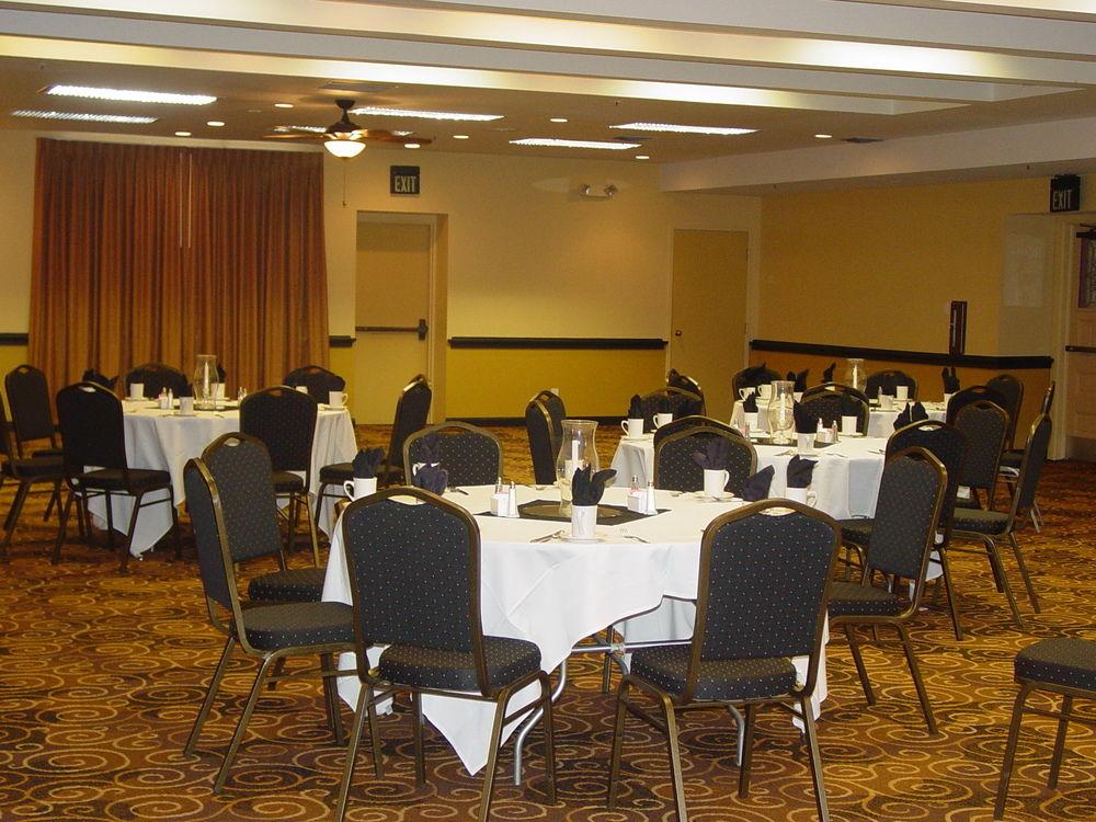 Clarion Hotel & Conference Center Colorado Springs Extérieur photo