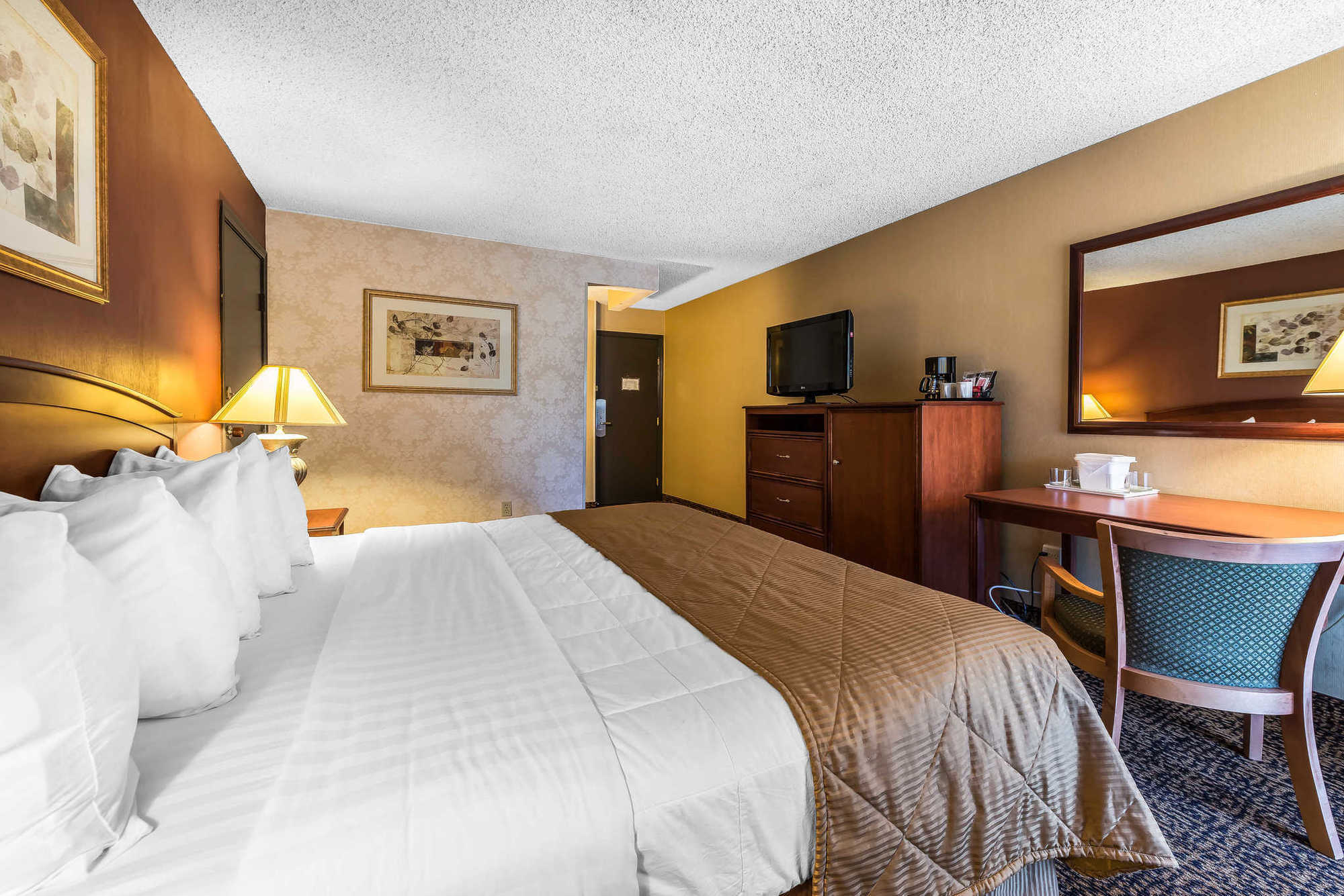 Clarion Hotel & Conference Center Colorado Springs Chambre photo