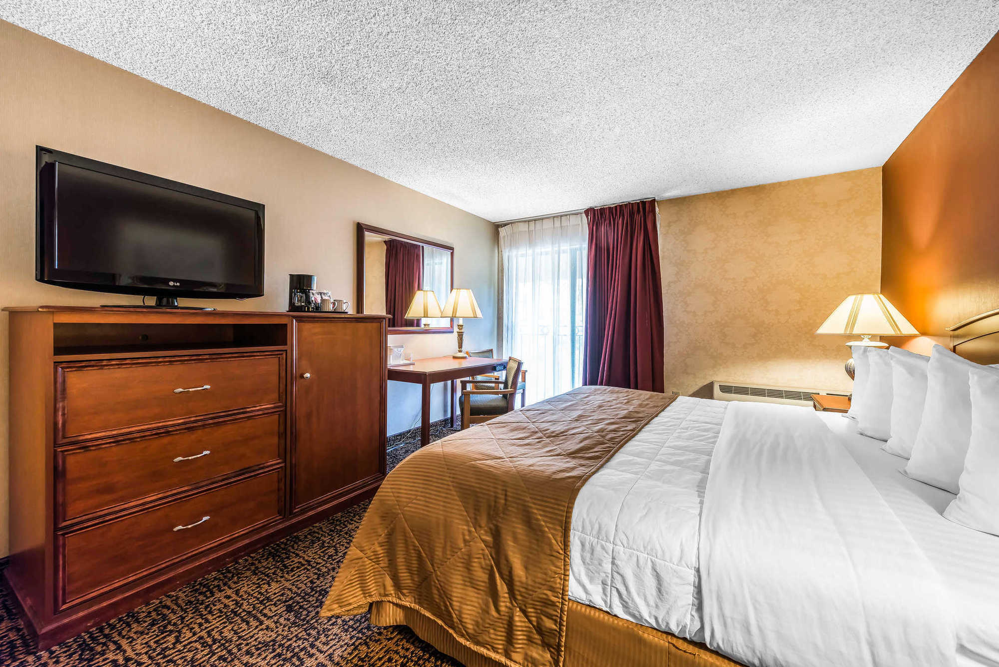 Clarion Hotel & Conference Center Colorado Springs Chambre photo