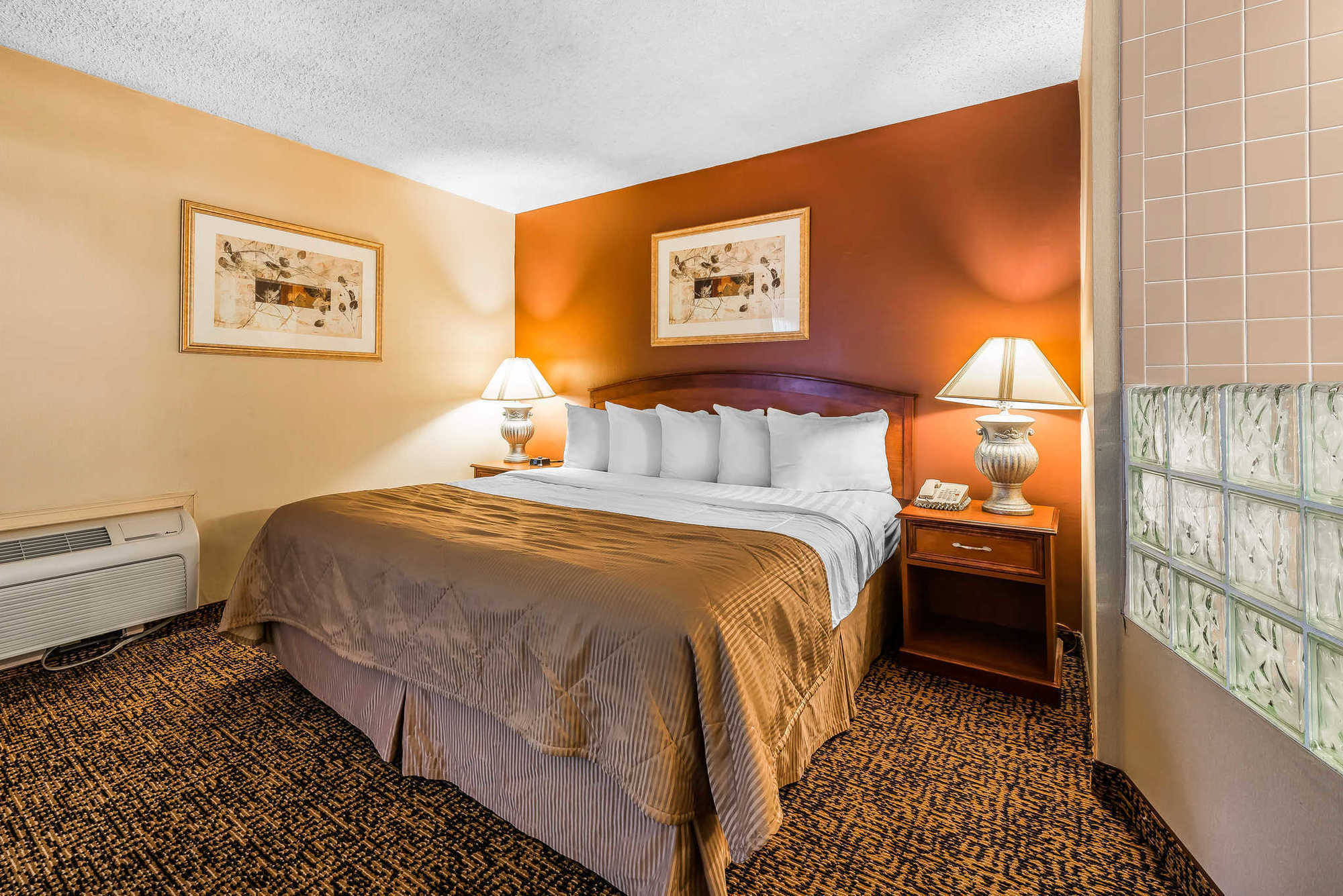 Clarion Hotel & Conference Center Colorado Springs Chambre photo