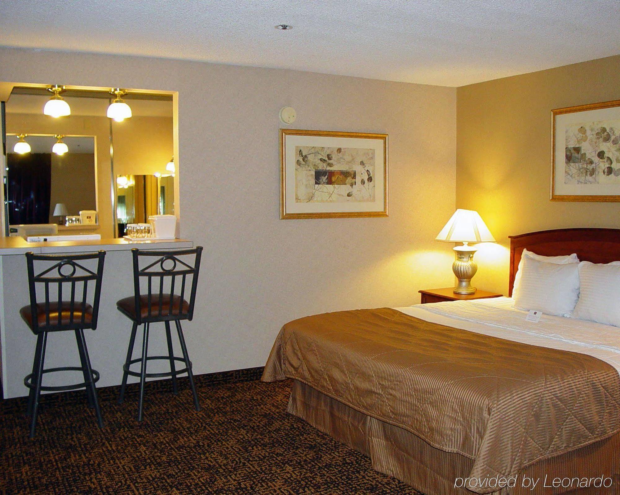 Clarion Hotel & Conference Center Colorado Springs Extérieur photo